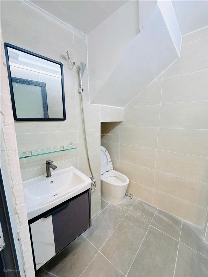 Nhà mới view góc 2 mặt hẻm 2pn 3wc, đường ba đình, p.8 quận 8