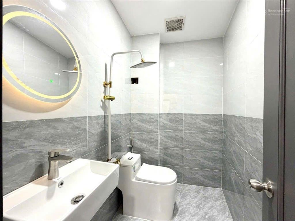 Siêu phẩm quận 10 nhà mới đẹp 2 lầu 3 pn 3wc, giá chỉ 6.6 tỷ tl