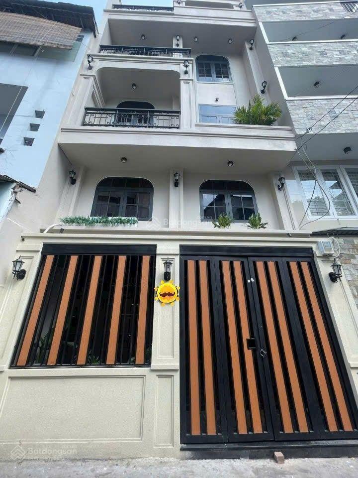 Nhà mới 5 tầng ngang gần 6m hiếm ô tô thông gần ubnd p. đức nhuận chỉ 8.6 tỷ