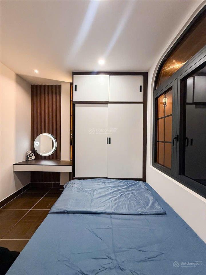 Nhà mới 5 tầng ngang gần 6m hiếm ô tô thông gần ubnd p. đức nhuận chỉ 8.6 tỷ