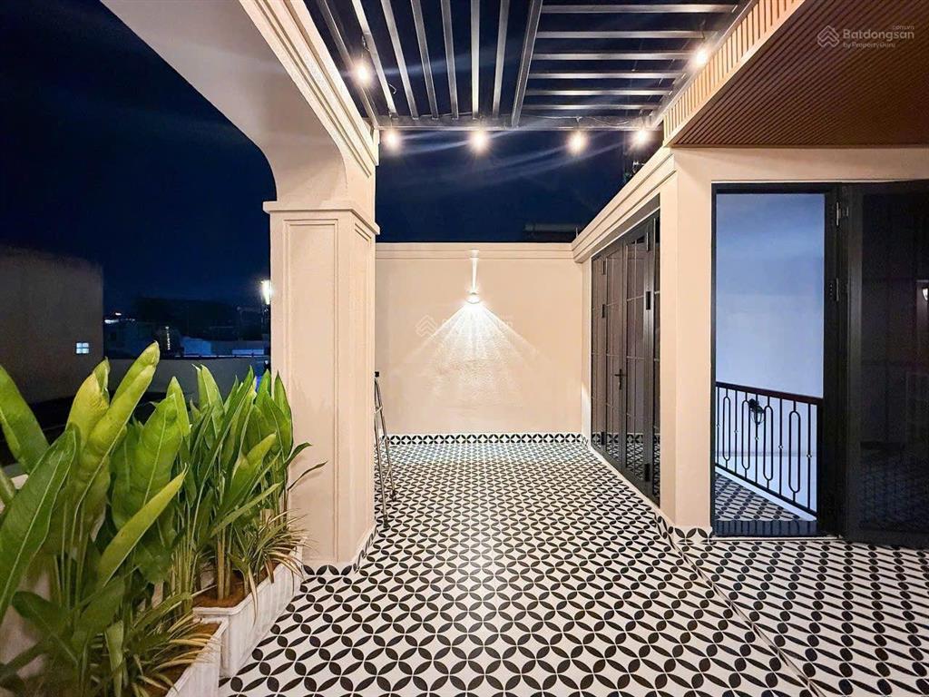 Nhà mới 5 tầng ngang gần 6m hiếm ô tô thông gần ubnd p. đức nhuận chỉ 8.6 tỷ