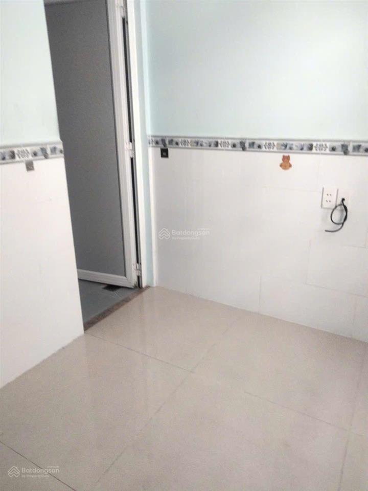Cho thuê nhà 1 trệt 2 lầu 2 phòng ngủ 3wc hẻm 116 tô hiến thành, quận 10 giá chỉ 8 tr/th, còn bớt