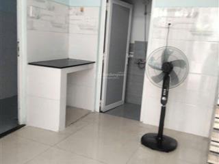 Cho thuê nhà 1 trệt 2 lầu 2 phòng ngủ 3wc hẻm 116 tô hiến thành, quận 10 giá chỉ 8 tr/th, còn bớt