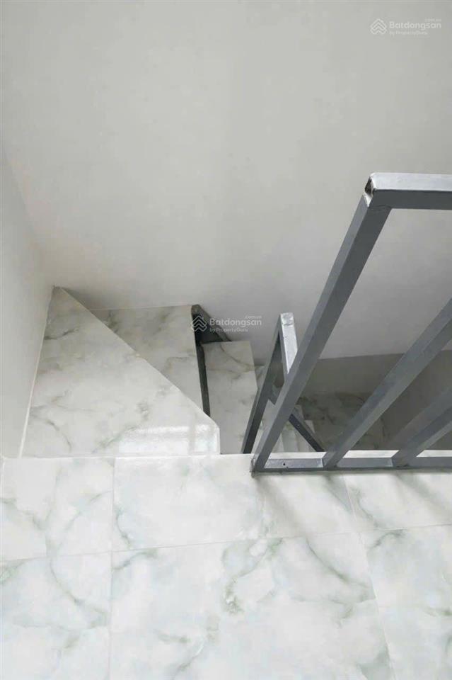 Nhà nhỏ xinh 2 tầng gần đầm sen giá 2 tỷ 45 hiếm có quận 11