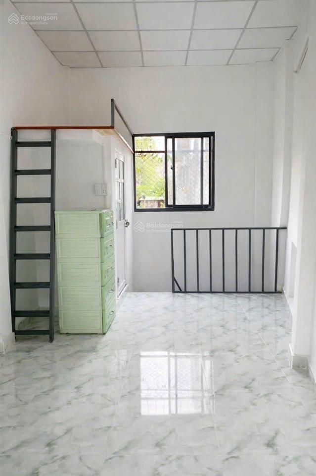 Nhà nhỏ xinh 2 tầng gần đầm sen giá 2 tỷ 45 hiếm có quận 11