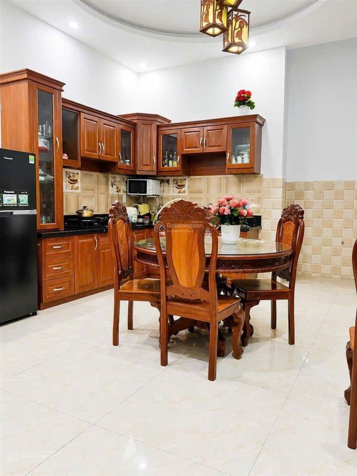 Bán nhà 4 pn 5t ngay khu du lịch bến xưa, hà huy giáp, ngã tư ga. gía chỉ 8,3 tỷ