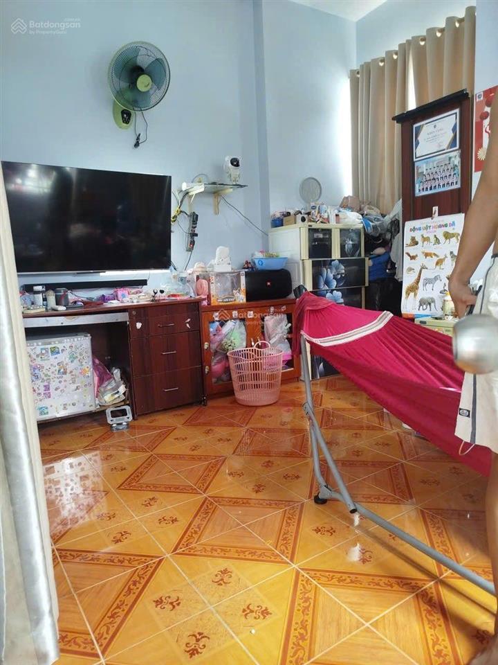 Cần bán gấp định cư nước ngoài nhà tân bình rộng 6,4m, ô tô đậu trong nhà. giá chỉ 9,6 tỷ