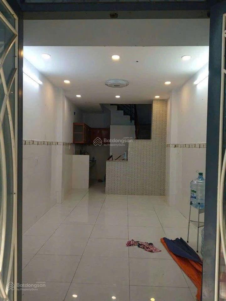 Cho thuê nhà 3 pn 4 wc, có sân thượng/giá chỉ 12 triệu tại 30 tứ hải, tân bình