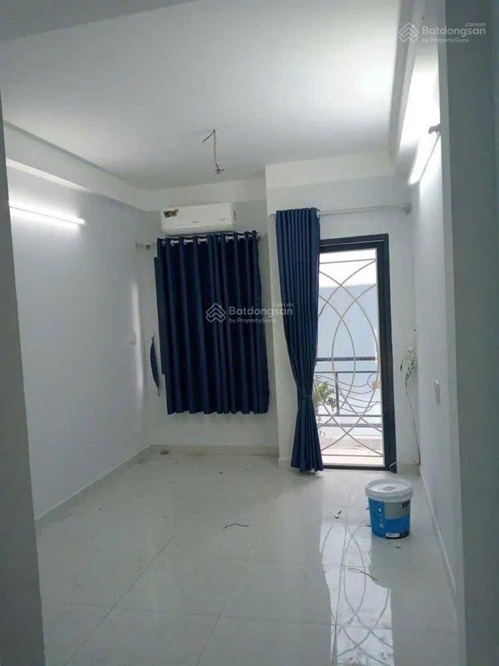 Cho thuê nhà 3 pn 4 wc, có sân thượng/giá chỉ 12 triệu tại 30 tứ hải, tân bình
