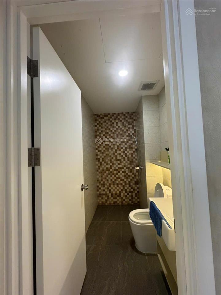 Cần bán căn 2pn  1wc, sổ hồng cầm tay 3.1 tỷ, nội thất cơ bản, tầng trung mua ở ngay