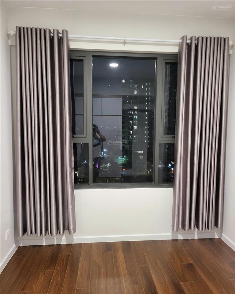 Siêu phẩm view trực diện hồ bơi và landmark 81 giá 3,1 tỷ bao sổ hồng cầm tay nội thất cơ bản