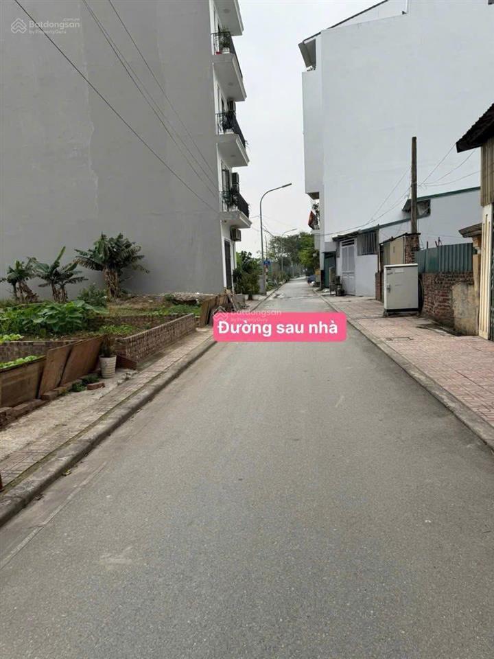 Bán đất đấu giá cự khối 65m2 x 5m, khu phân lô, vỉa hè mỗi bên 3m ô tô tránh,sát cạnh hồ,công viên