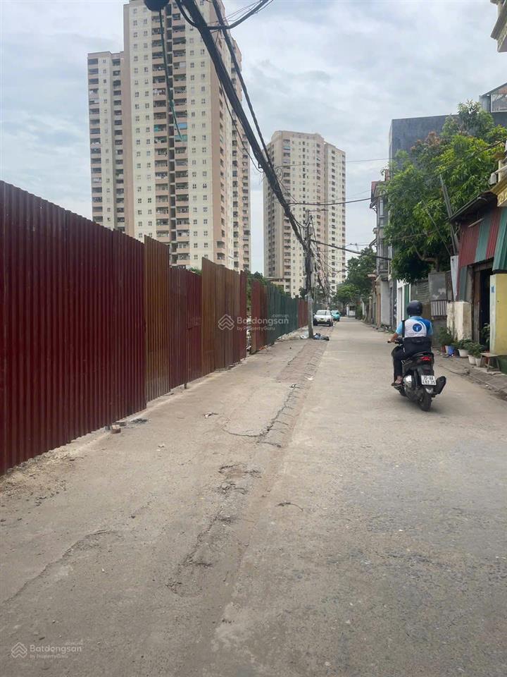Bán nhà tổ 9 thạch bàn,cạnh chung cư quân đội,sát đường 25m đang thi công 45m2 x 6 tầng,thang máy