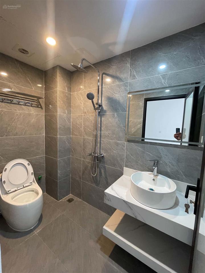 Bán nhà thạch bàn, cạnh chung cư quân đội, sát đường 25m đang thi công 45m2 x 6 tầng, thang máy