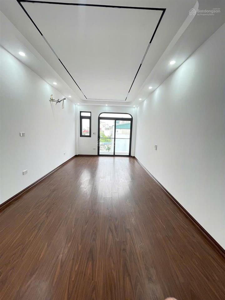 Bán nhà thạch bàn, cạnh chung cư quân đội, sát đường 25m đang thi công 45m2 x 6 tầng, thang máy