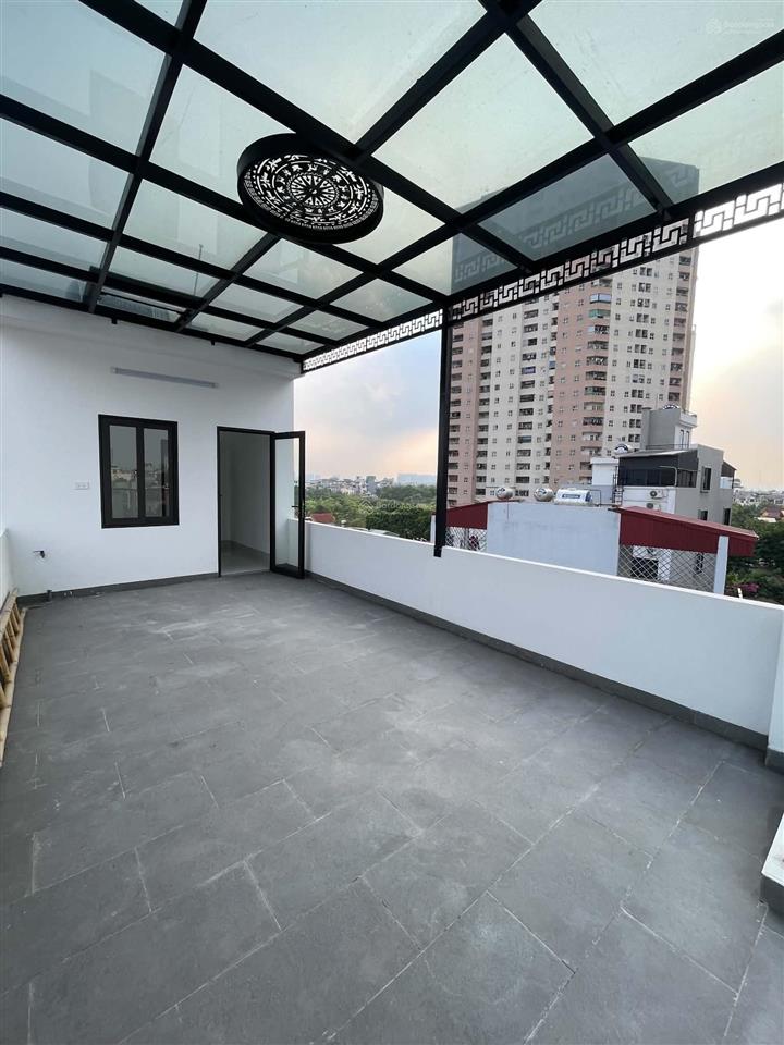 Bán nhà thạch bàn, cạnh chung cư quân đội, sát đường 25m đang thi công 45m2 x 6 tầng, thang máy