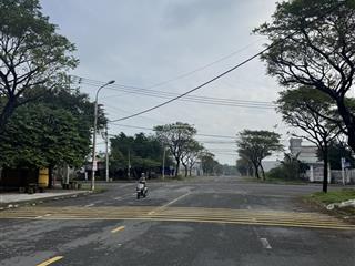 Bán lô góc 2 mặt tiền nguyễn cơ thạch hoàng công chất ngay bãi tắm sơn thuỷ