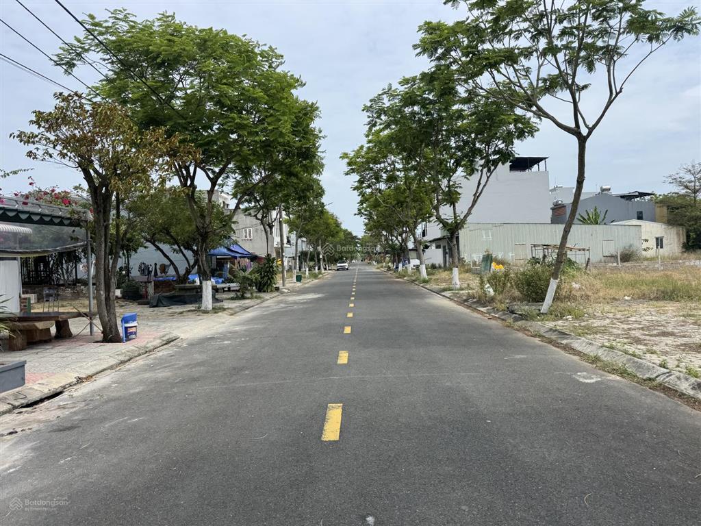 Chính chủ bán lô đất đường võ văn đồng sát sông ngay bãi tắm tân trà