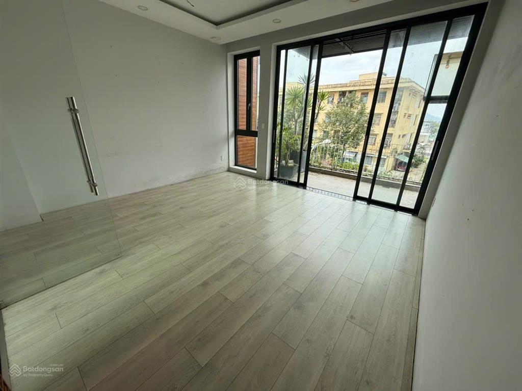 Bán nhà 3 tầng mặt tiền ngô gia khảm đà nẵng