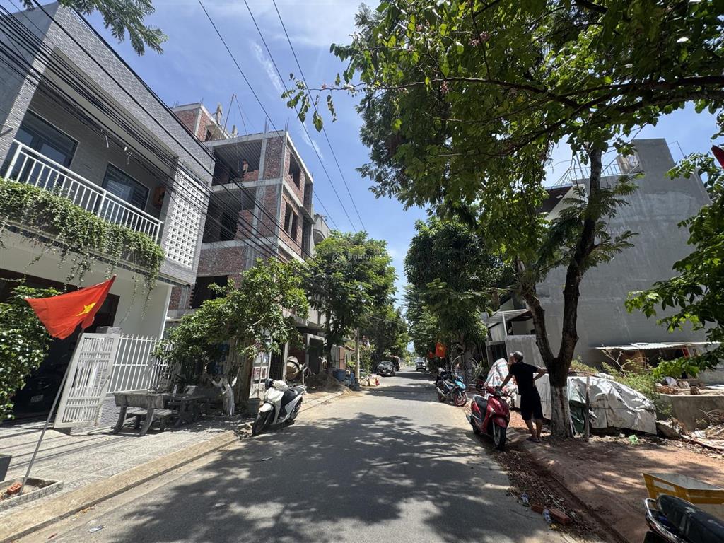 Bán gấp lô đất đường cao sơn 7 bãi tắm tân trà