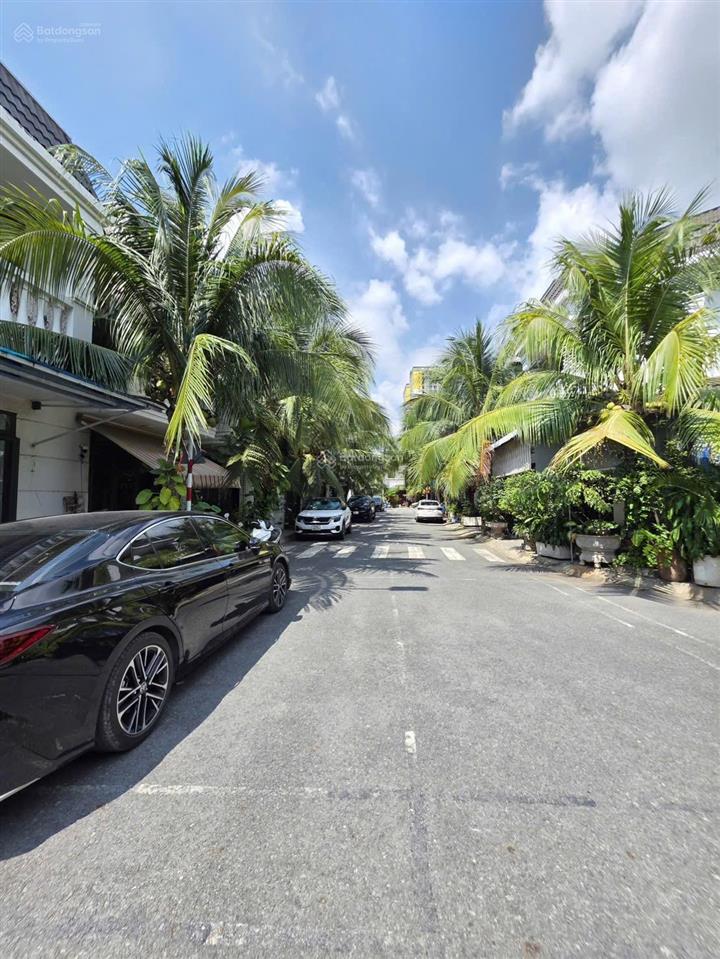 Bán nhà kdc compound sát làng đại học chỉ 5,8 tỉ khu vip gần go dĩ an nhanh tay 0902 946 ***