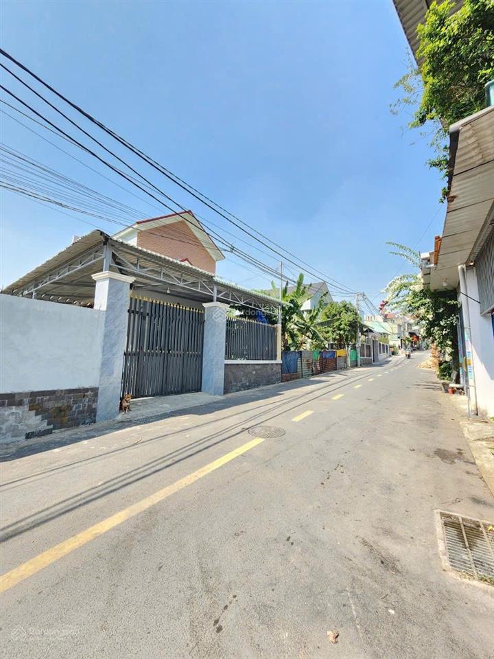 Bán đất nguyêmx thị tươi 5x29m dĩ an 3,5 tỉ, có 2 đường trước sau tiện xây ở + kinh doanh