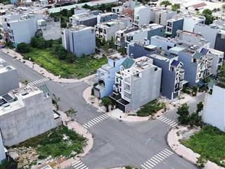 Bán gấp lô góc  ngang 13,5m kdc vip phú hồng thịnh. hàng hiếm chỉ bán 1 cặp.  0902 946 ***