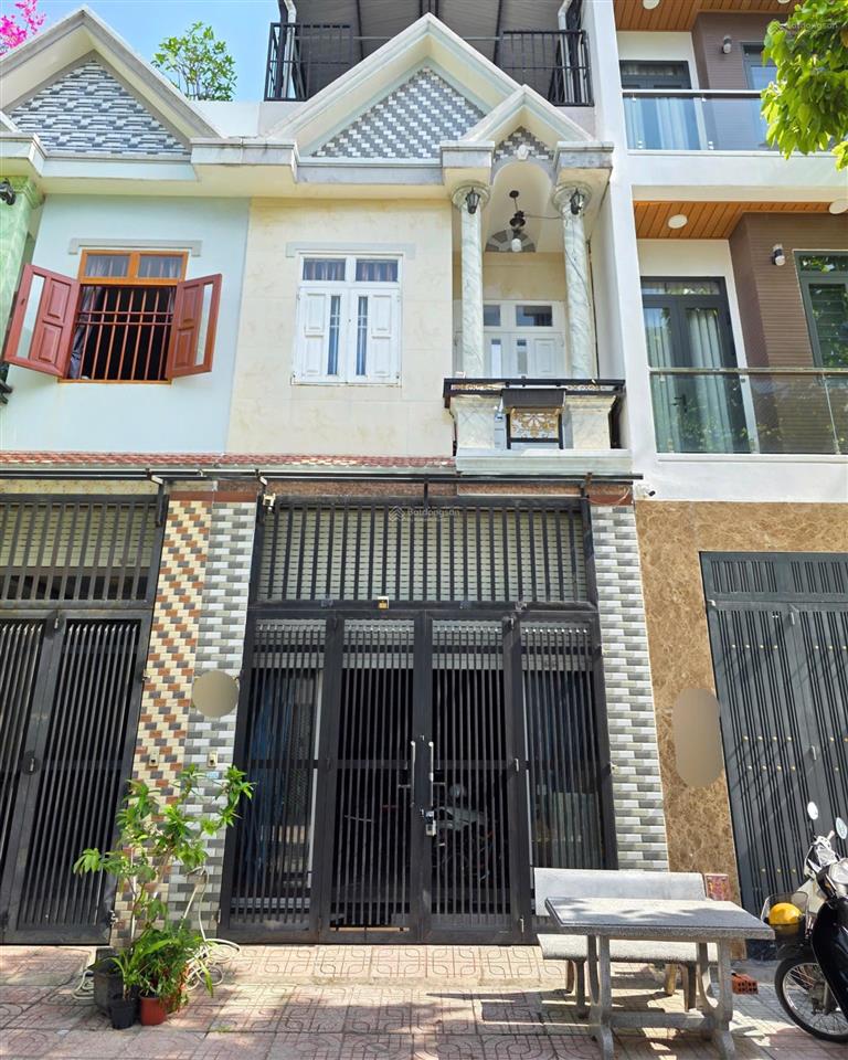 Nhà rẻ nhất kdc phú hồng thịnh 6 sát thủ đức 5,3 tỉ nhanh tay  0902 946 ***