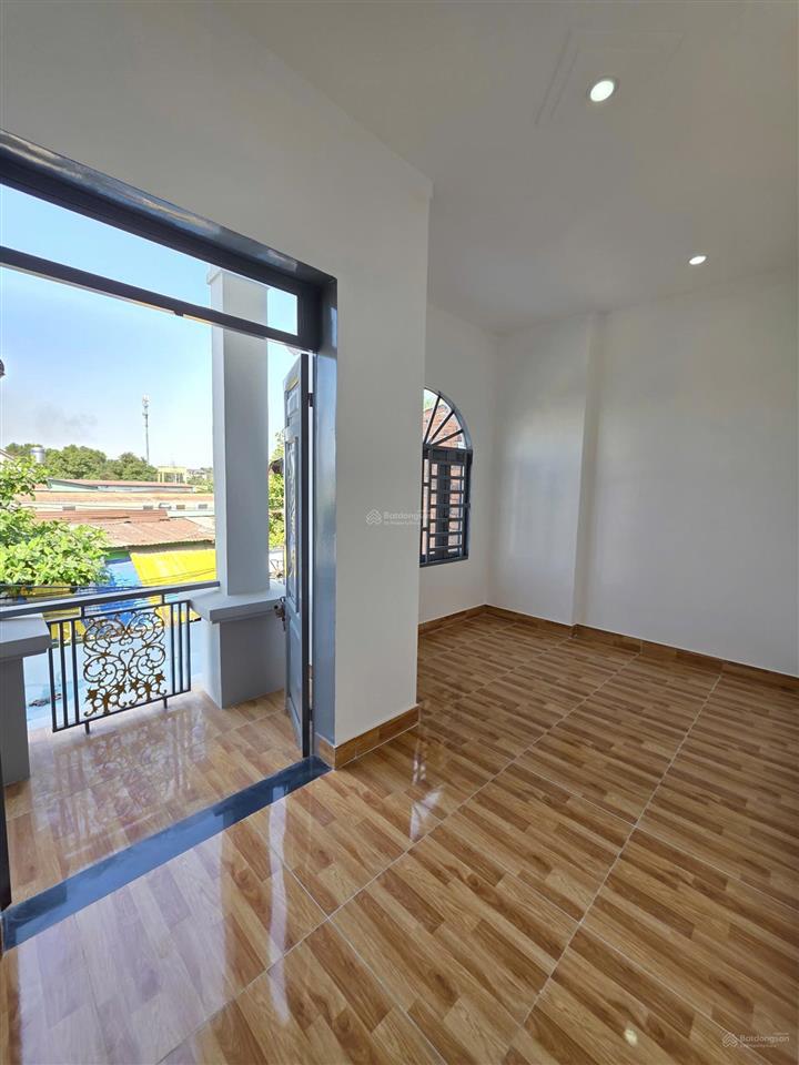 Nhà rẻ kdc đẹp dân trí đường xe hơi 3,9 tỉ cho thuê dc 7tr nhanh tay sở hữu 0902 946 ***