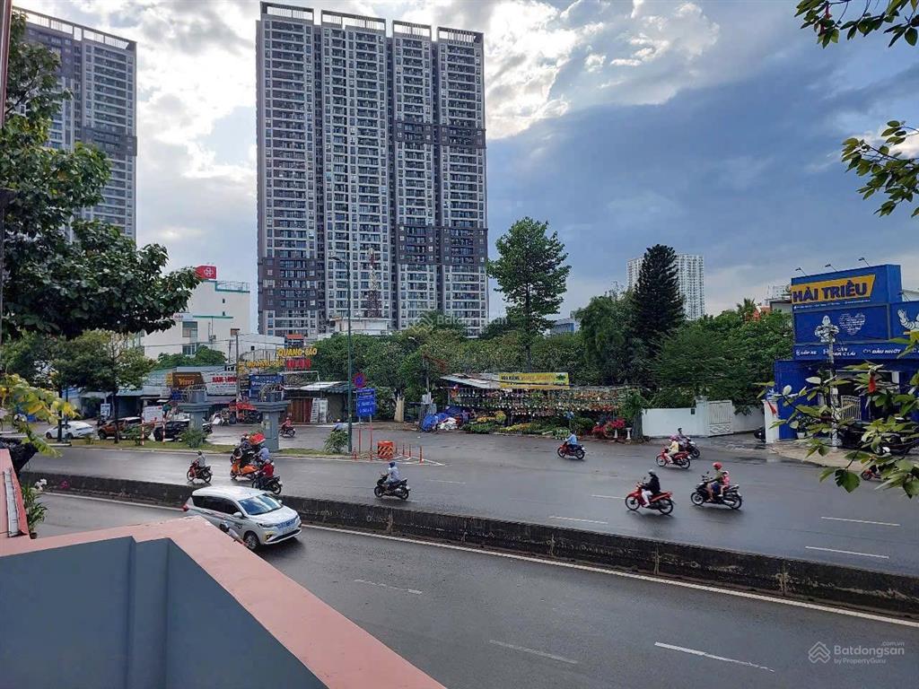 Giá tuyệt chủng  380m2 ngang 12,5x30m khuôn đất vuông vức  23tr/m2, phạm văn đồng.