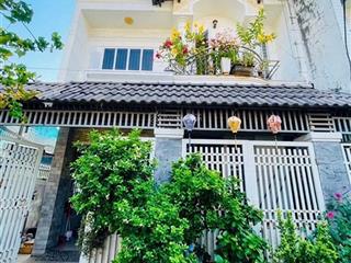 Nhà hxh 8x11m 2 tầng mà chỉ 5,4 tỷ, bán xử lý công việc nên mới có giá này. ngay phạm văn đồng rẻ!