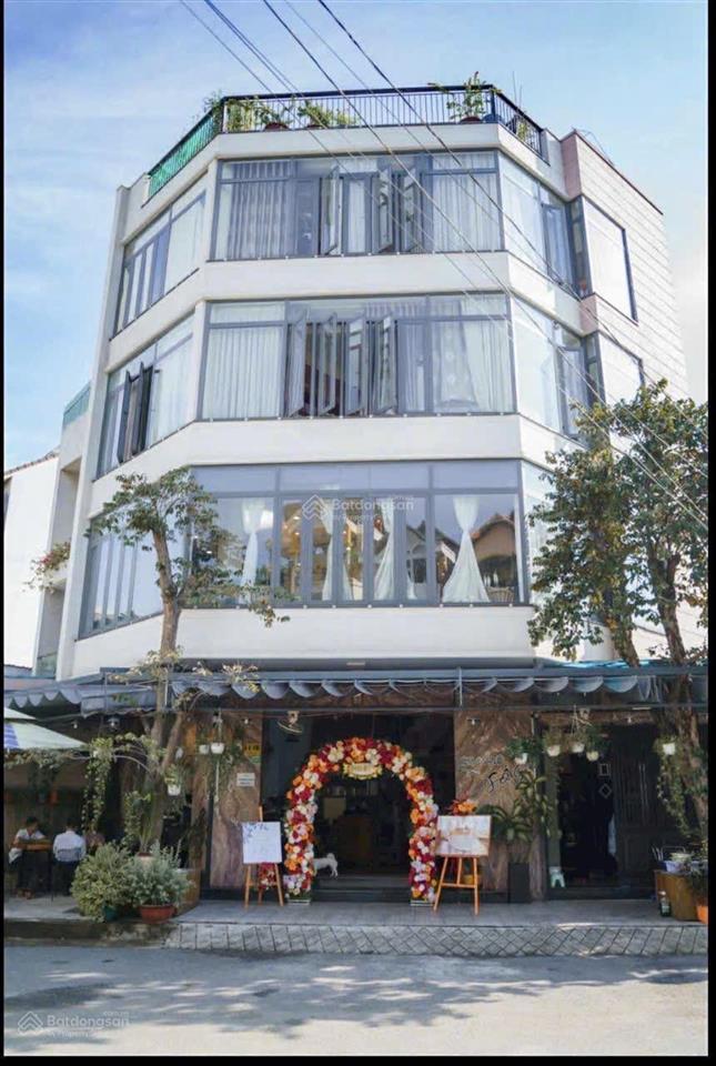 Chủ gấp bán giảm 2 tỷ còn 15 tỷnhà lô góc cực đẹp kinh doanh quán cafesát hoàng diệu2 rẻ quá rẻ