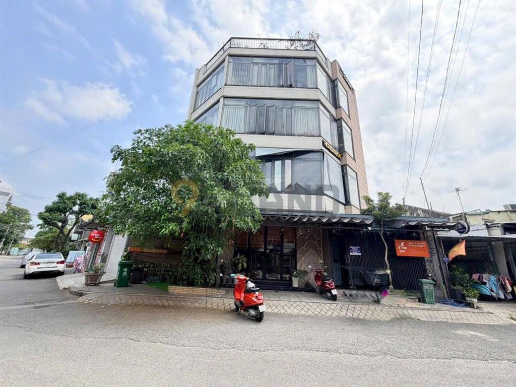 Chủ gấp bán giảm 2 tỷ còn 15 tỷnhà lô góc cực đẹp kinh doanh quán cafesát hoàng diệu2 rẻ quá rẻ