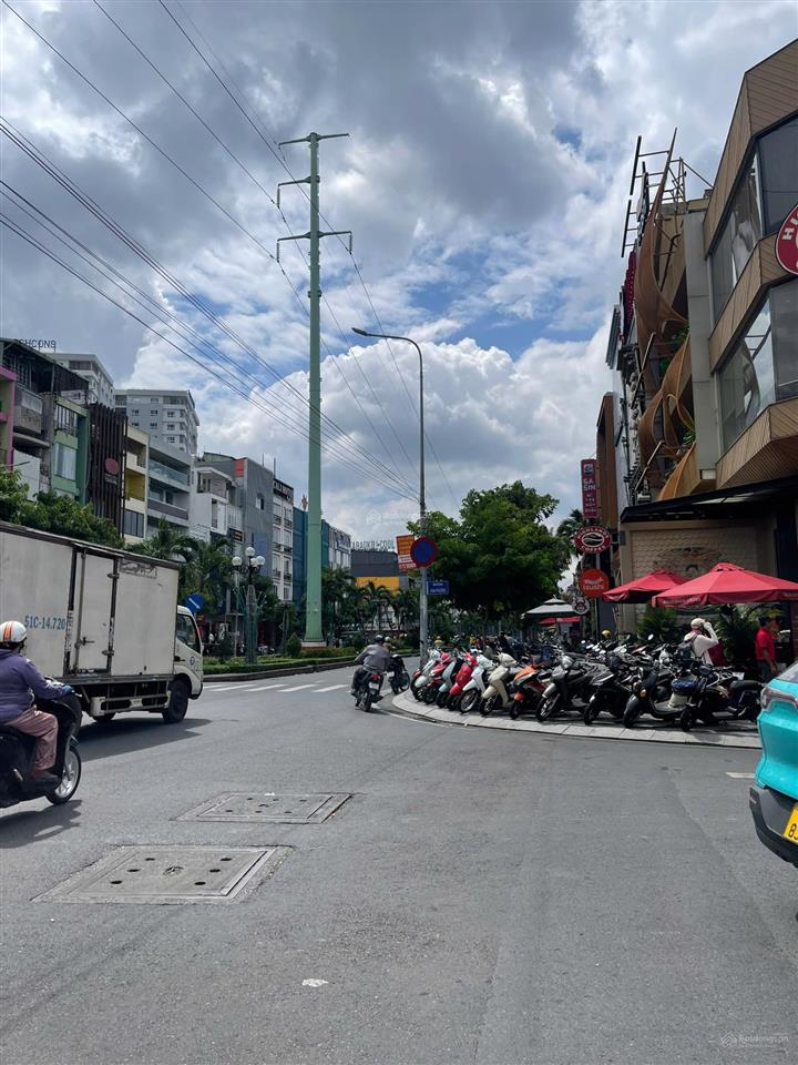 Ngay góc mt huỳnh tịnh của, quận 3 (14x15m) hầm 2 lầu hđt 75 tr/th