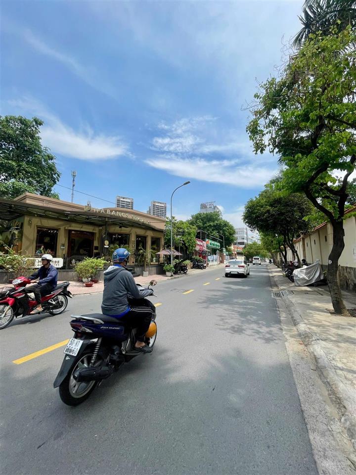 Góc mt luỹ bán bích, tân phú 462m2 (14.4 x 29, nở hậu 19m), hđt 165tr