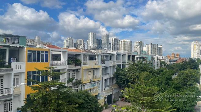 Tôi chính chủ bán nhà góc 2 mt đỗ pháp thuận q2 (16x20m) giá 79 tỷ