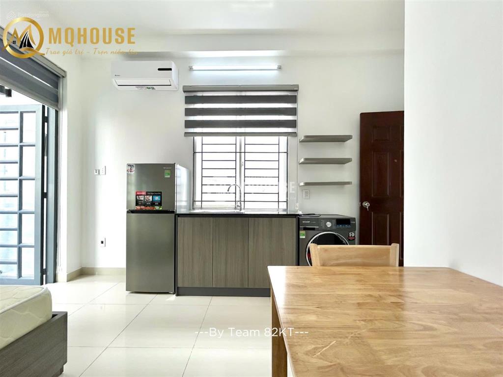 Căn hộ ban công thang máy 42m2 huỳnh văn bánh phú nhuận gần nguyễn văn trỗi trường sa quận 3 quận 1