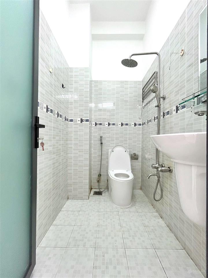 Căn hộ ban công thang máy 42m2 huỳnh văn bánh phú nhuận gần nguyễn văn trỗi trường sa quận 3 quận 1