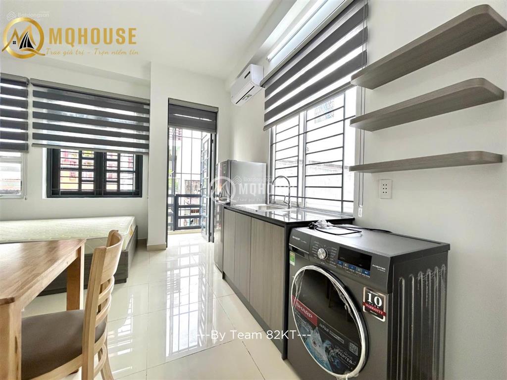 Căn hộ ban công thang máy 42m2 huỳnh văn bánh phú nhuận gần nguyễn văn trỗi trường sa quận 3 quận 1