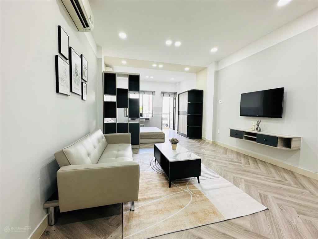 Căn hộ ban công tách bếp 50m2 bùi đình tuý bình thạnh gần hàng xanh nguyễn gia trí quận 1 quận 2