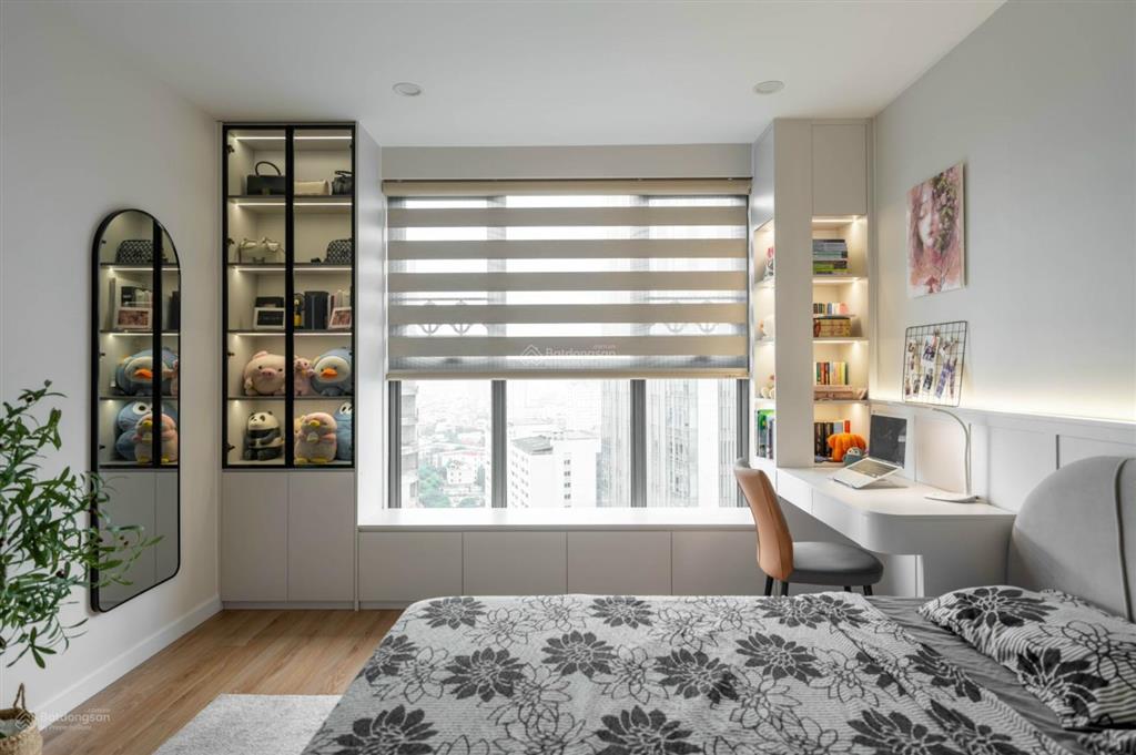 Tôi bán căn hộ tại hoàng thành pearl, 82m2 thiết kế 2 ngủ tầng trung view thoáng mát giá 7.6 tỷ