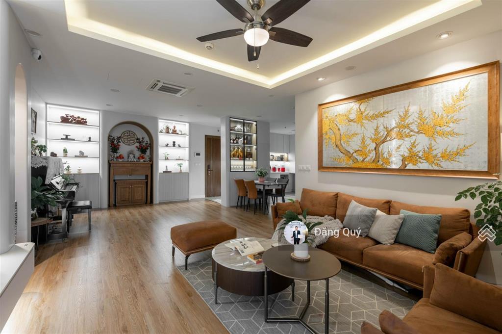 Tôi bán căn hộ 3ngủ tại greendiamond 93 láng hạ,136m2 tầng trung full nội thất view thoáng giá 19tỷ
