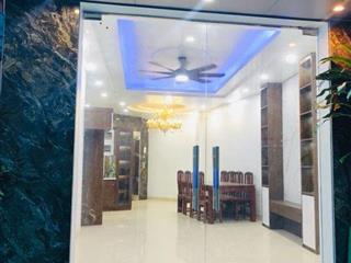 Bán nhà riêng 6 tầng thang máy63m2,, đẹp, nhiều tiện ích tại phường văn miếu, quận đống đa, hà n