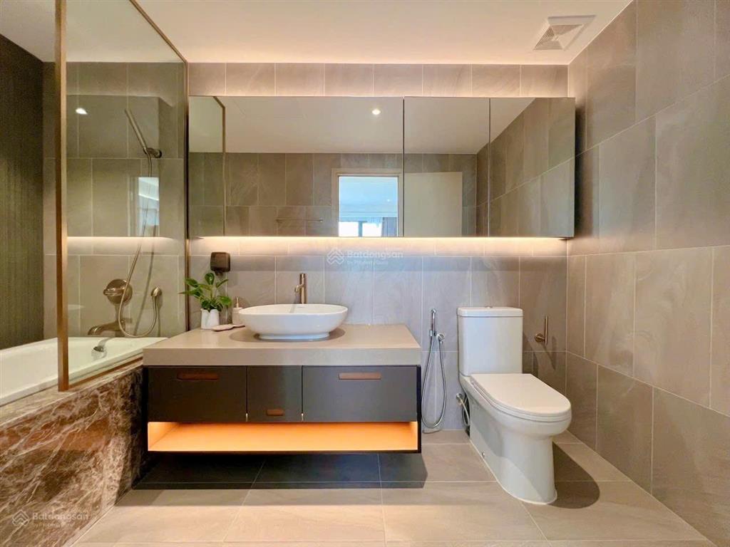 Căn 107,3m2 giá 12,9 tỷ, 3pn, 2wc full nội thất + ôxe hầm, view sông, biệt thự thoáng mát cả ngày