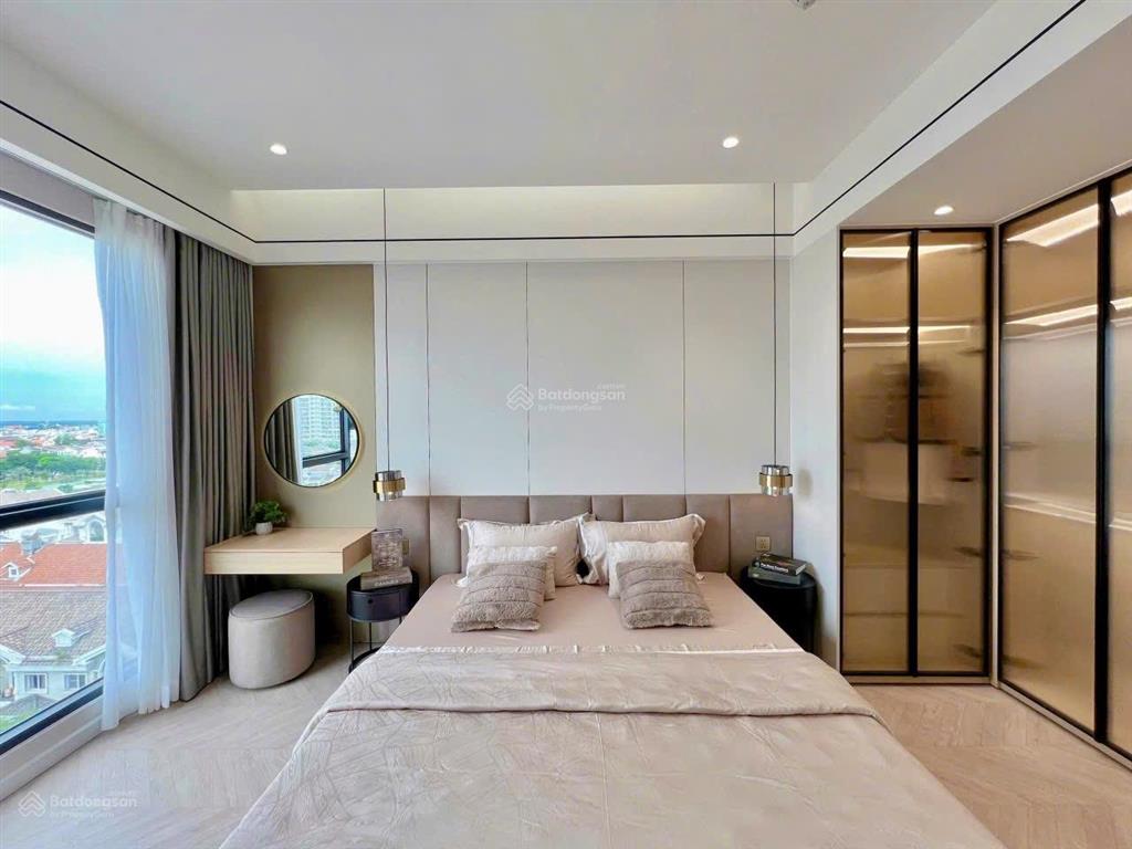 Căn 107,3m2 giá 12,9 tỷ, 3pn, 2wc full nội thất + ôxe hầm, view sông, biệt thự thoáng mát cả ngày