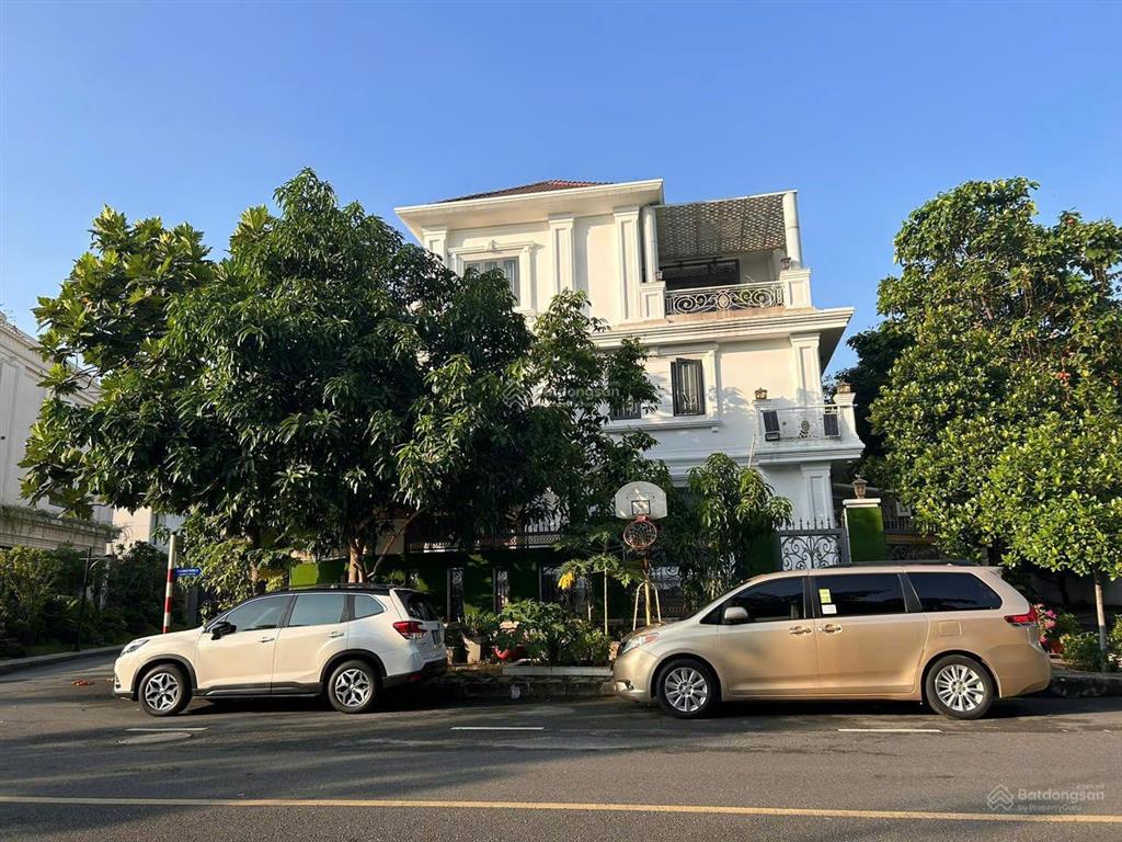 Biệt thự đl 288m2, 5pn, hồ bơi riêng, giá tốt nhất pmh chỉ 79,9 tỷ, liền kề công viên lớn, siêu thị