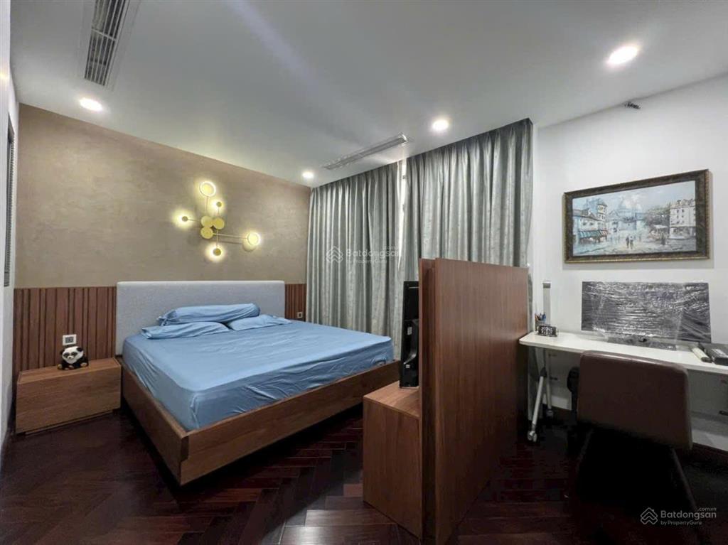 Cho thuê biệt thự 7x18m  nhà 3 tầng  4pn rộng rãi + phòng xông hơi, nhà mới đẹp, nội thất cơ bản