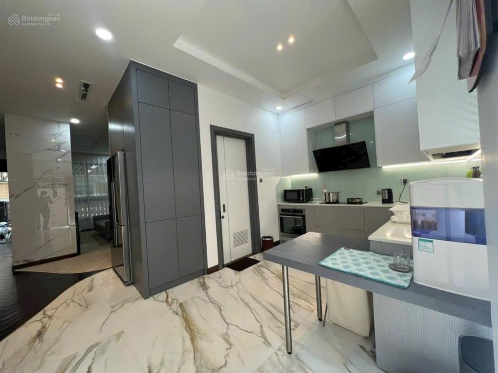 Cho thuê biệt thự 7x18m  nhà 3 tầng  4pn rộng rãi + phòng xông hơi, nhà mới đẹp, nội thất cơ bản
