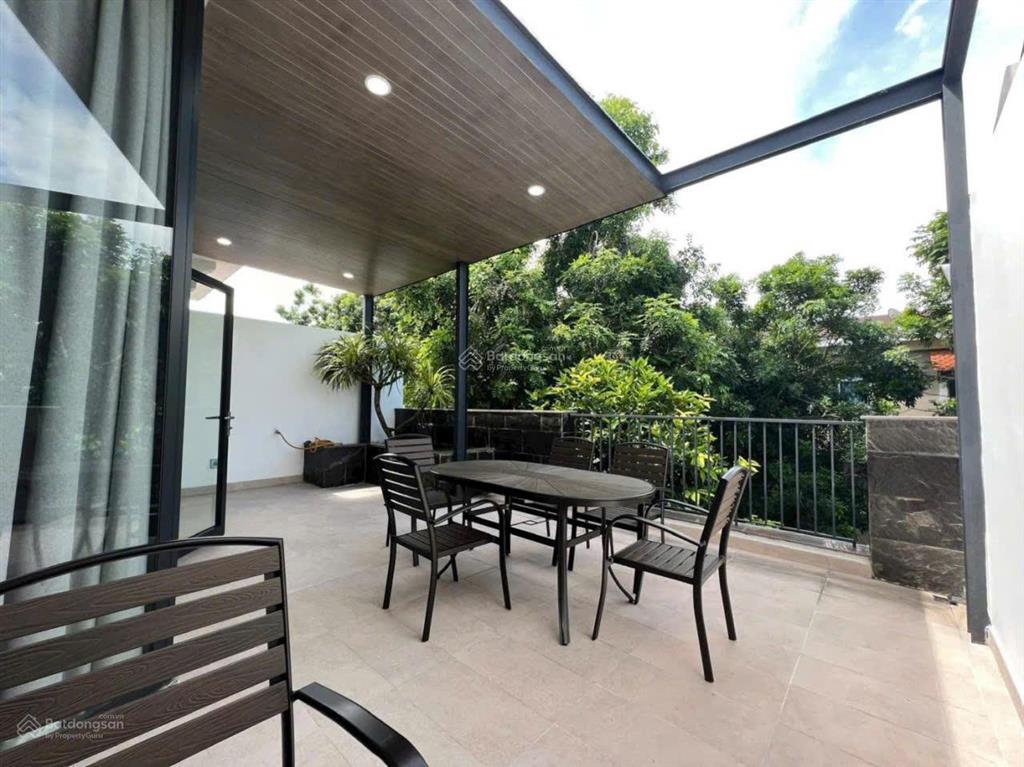 Cho thuê biệt thự 7x18m  nhà 3 tầng  4pn rộng rãi + phòng xông hơi, nhà mới đẹp, nội thất cơ bản