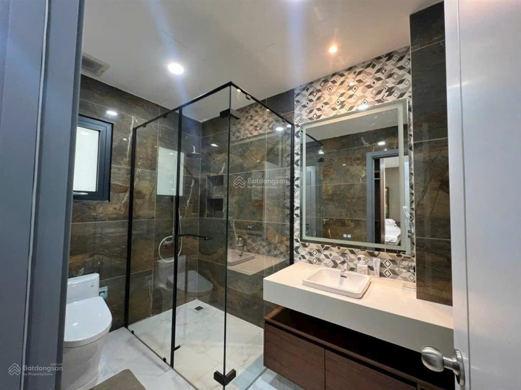 Cho thuê biệt thự 7x18m  nhà 3 tầng  4pn rộng rãi + phòng xông hơi, nhà mới đẹp, nội thất cơ bản
